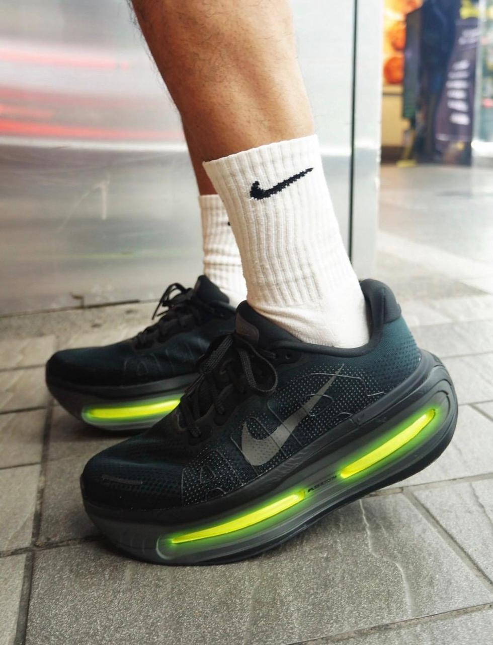 Nike Vomero Premium White Bright Crimson ,Size 36-45