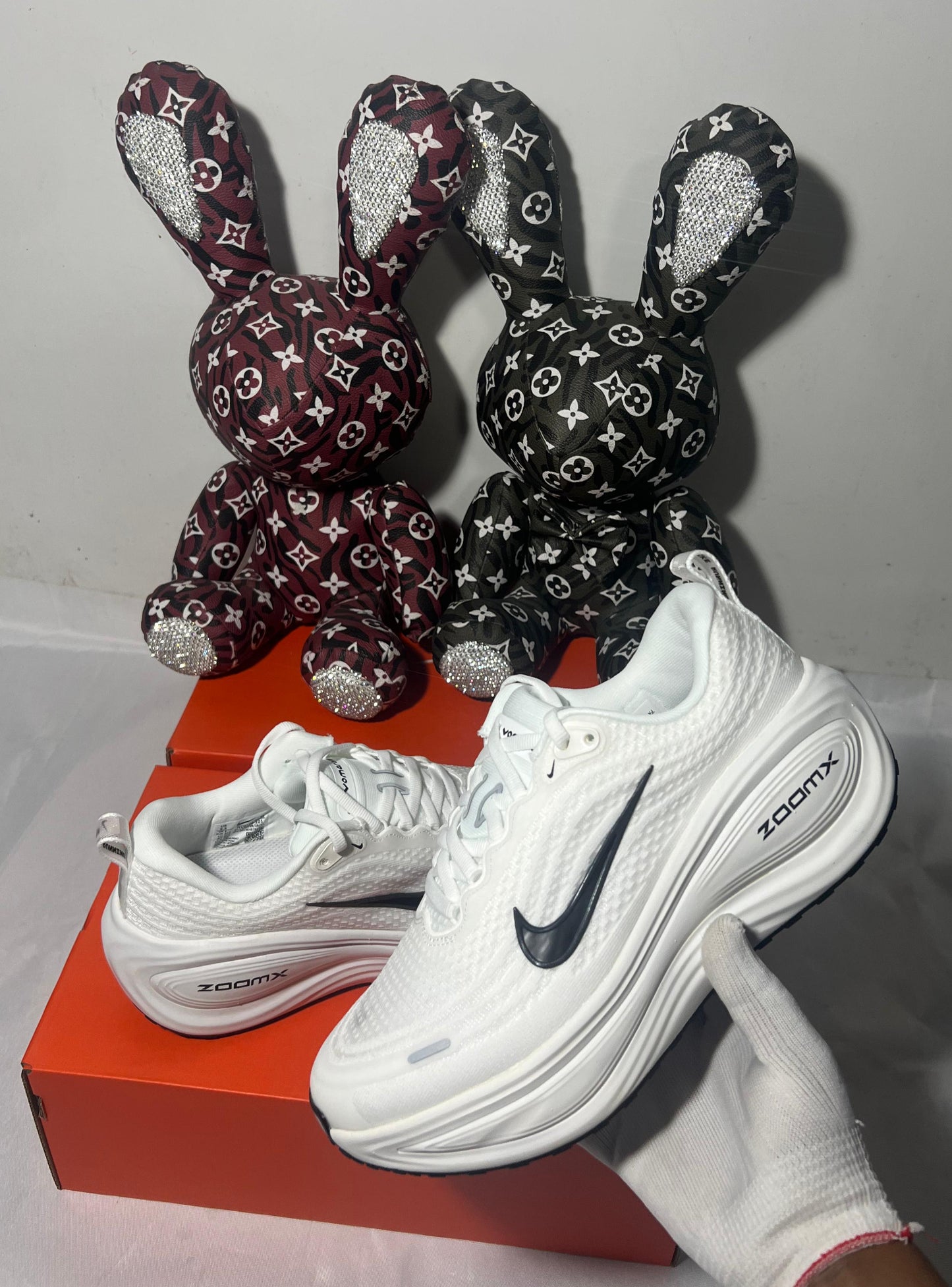 Nike Vomero Plus white ⚪️
New Arrivals 🤩
36-45 AVAILABLE 😇