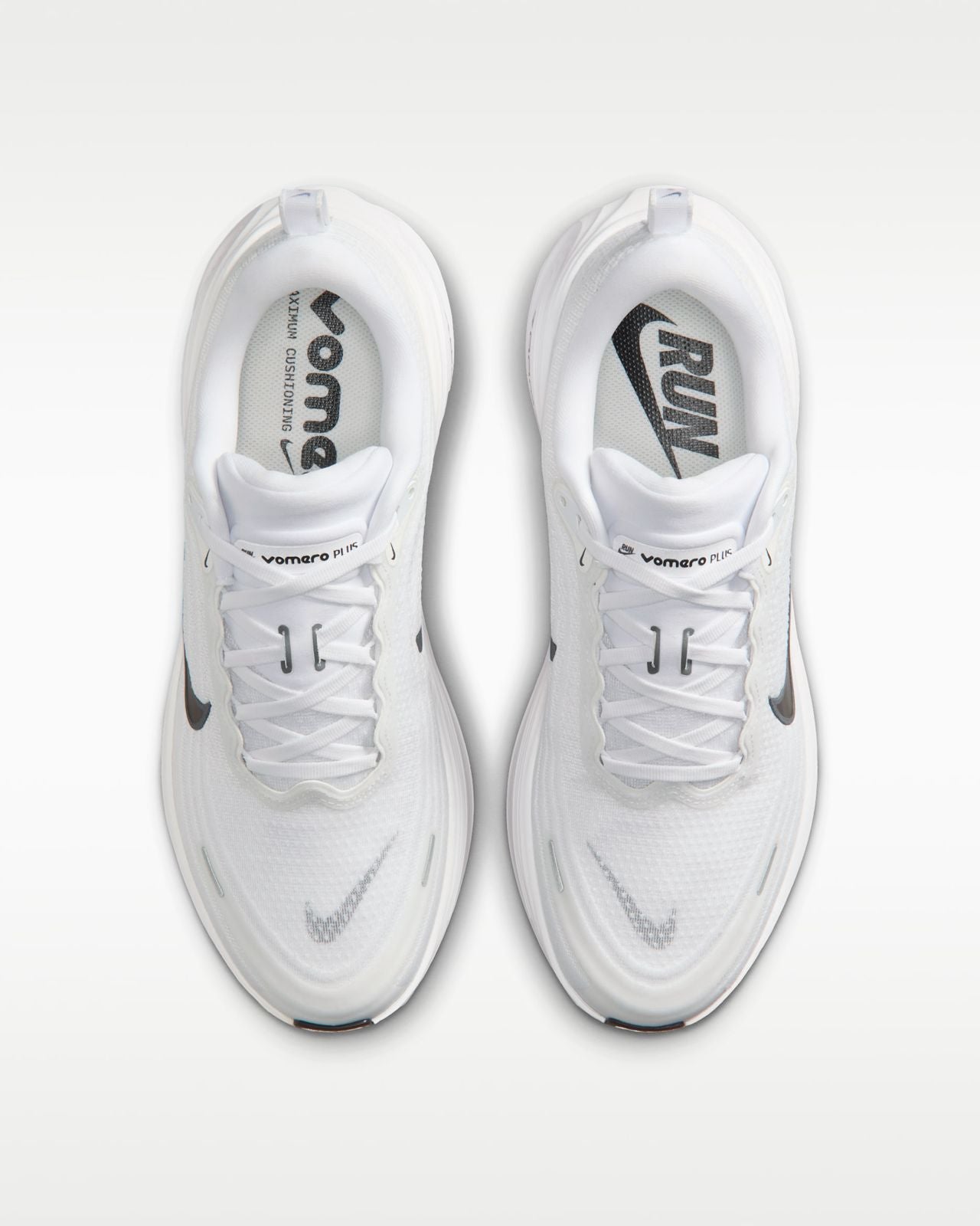 Nike Vomero Plus white ⚪️
New Arrivals 🤩
36-45 AVAILABLE 😇