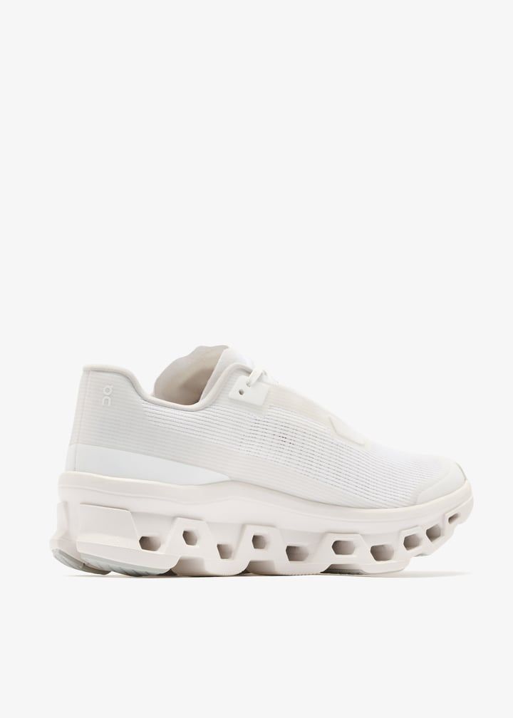 On Cloudmonster Void running 🏃 white ⚪️
36-45 AVAILABLE