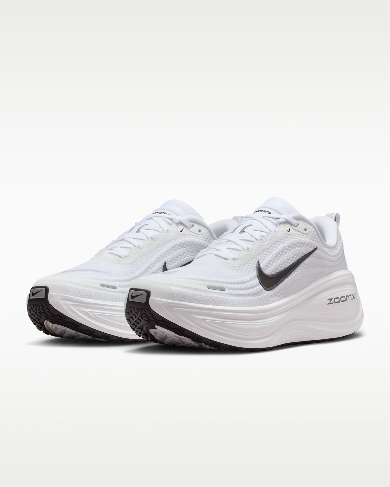 Nike Vomero Plus white ⚪️
New Arrivals 🤩
36-45 AVAILABLE 😇